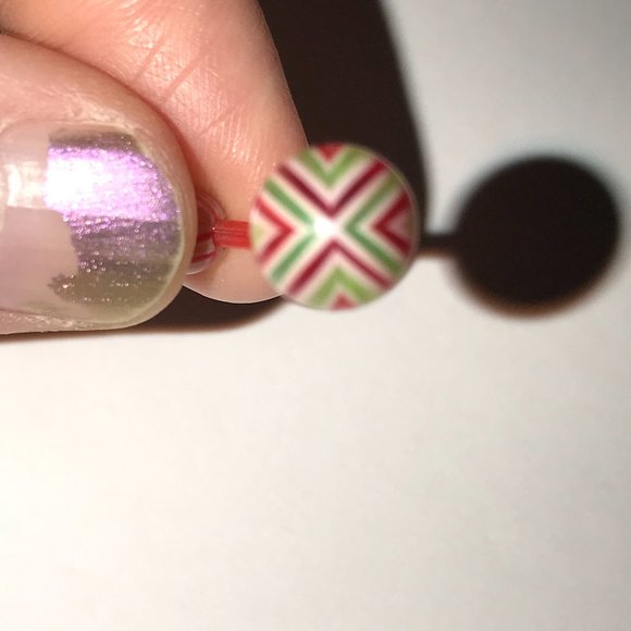 14 gauge Red and Green Flag Design Belly Ring - Picture 4 of 13